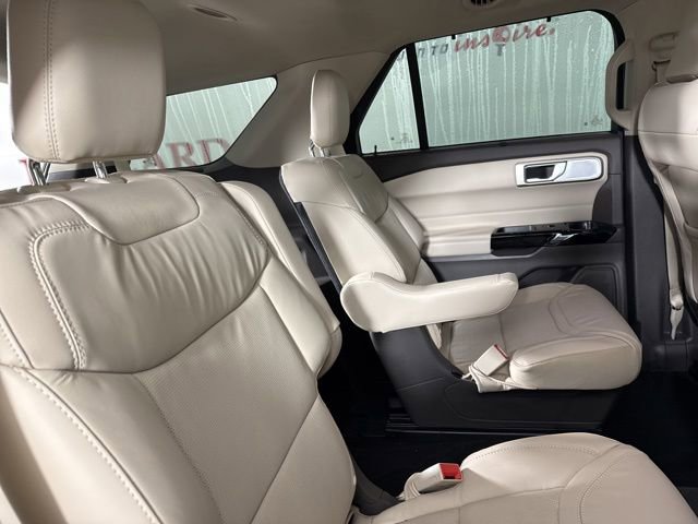 Certified 2022 Ford Explorer Platinum w/ Equipment Group 601A image 18