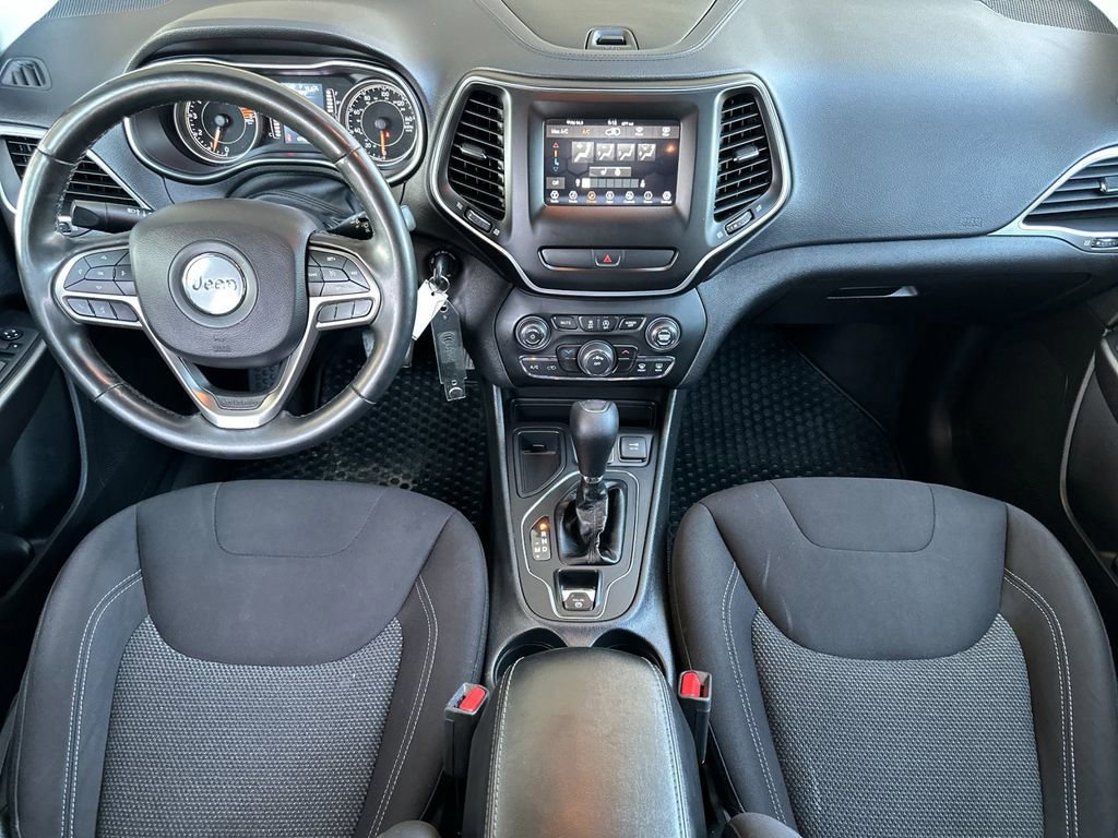 Used 2019 Jeep Cherokee Latitude w/ Cold Weather Group image 13