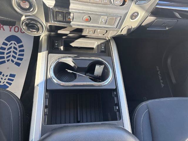 Used 2018 Nissan Titan SV w/ SV Convenience Package AWD/4WD image 18