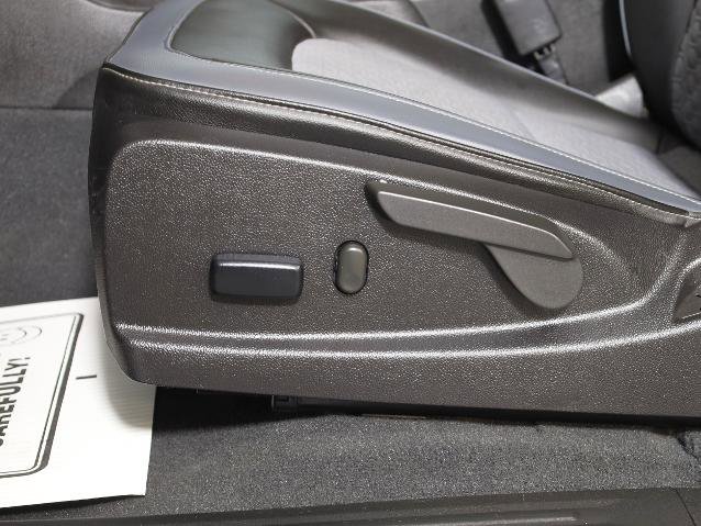 Used 2022 Chevrolet Colorado Z71 w/ Safety Package image 18