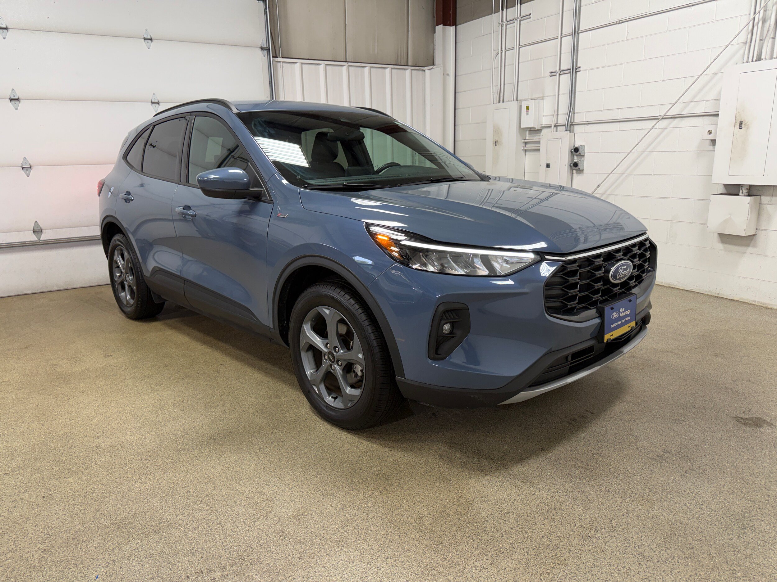 Certified 2025 Ford Escape ST-Line Select AWD/4WD image 5