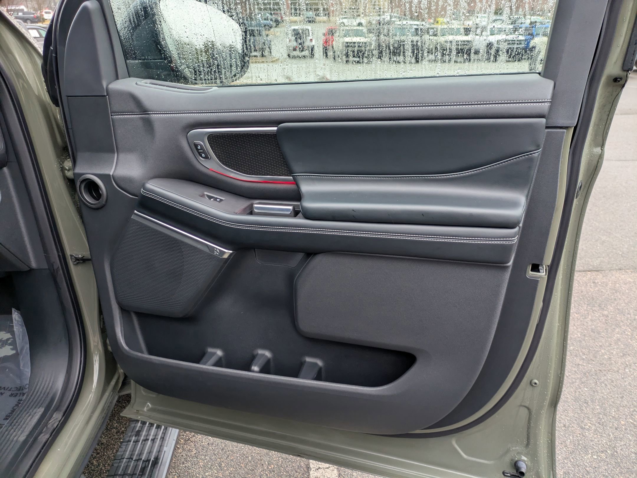 Certified 2025 Ford Expedition Platinum w/ Stealth Performance Package image 39