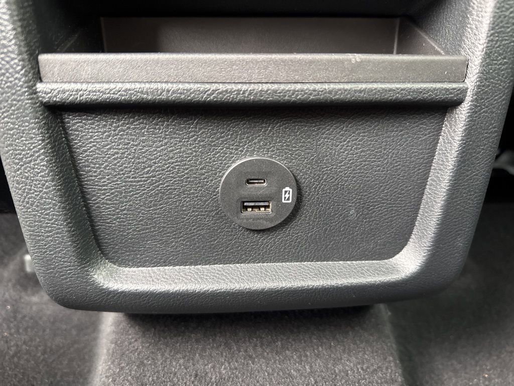 Certified 2021 Ford Edge SE image 31