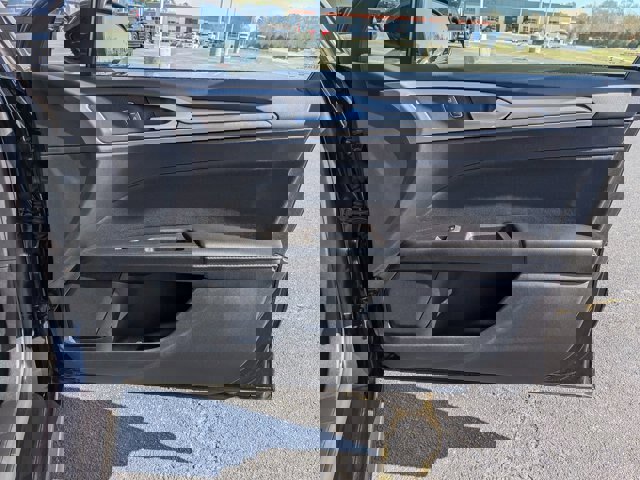 Certified 2020 Ford Fusion SE image 32