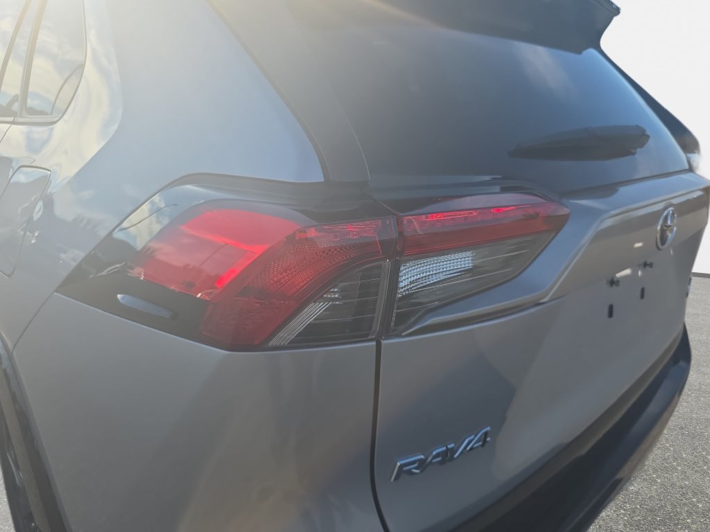 Used 2020 Toyota RAV4 XSE w/ All Weather Liner Package AWD/4WD image 31
