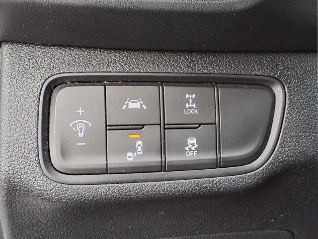 Used 2020 Hyundai Santa Fe SEL w/ Cargo Package image 18