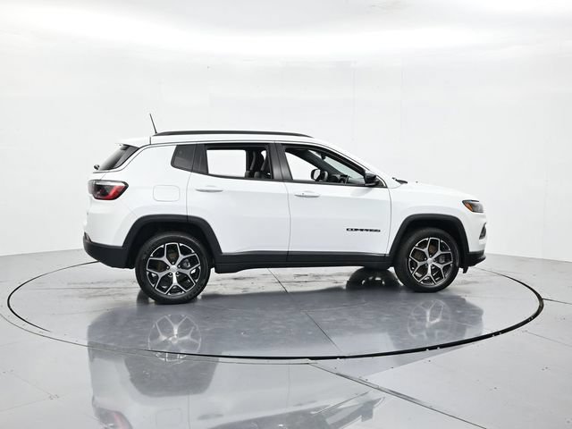 Used 2024 Jeep Compass Latitude AWD/4WD video 2
