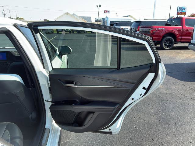 Used 2026 Toyota Camry SE w/ Convenience Package FWD image 16
