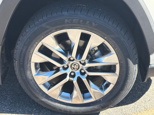 Used 2021 Toyota RAV4 XLE Premium AWD/4WD image 14