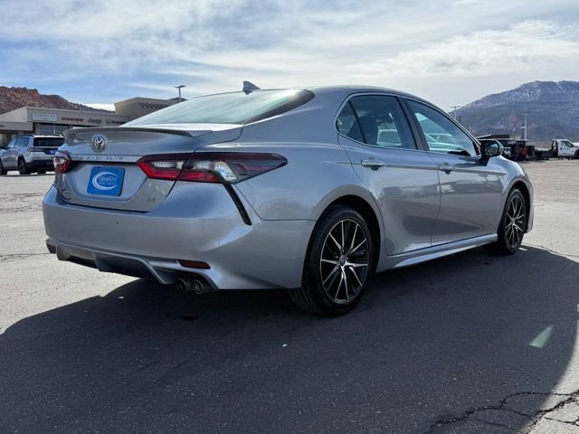 Used 2024 Toyota Camry SE image 8