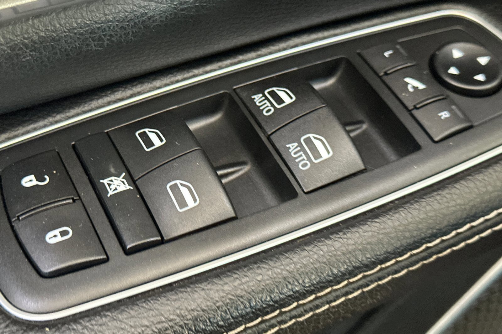 Used 2020 RAM 1500 Laramie image 11