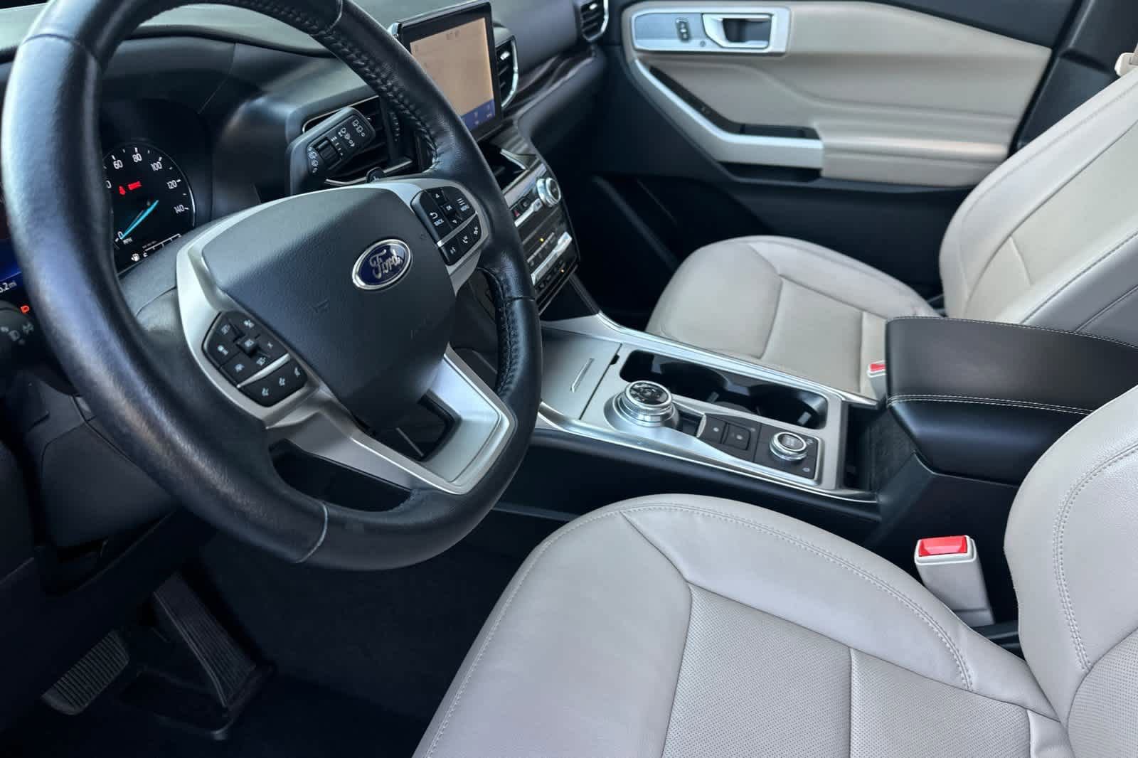 Certified 2021 Ford Explorer Limited w/ Hybrid Equipment Group 310A image 12