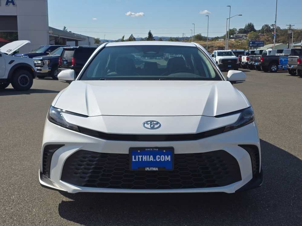 Used 2025 Toyota Camry SE FWD image 8