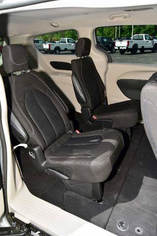 Used 2022 Chrysler Voyager LX FWD image 30