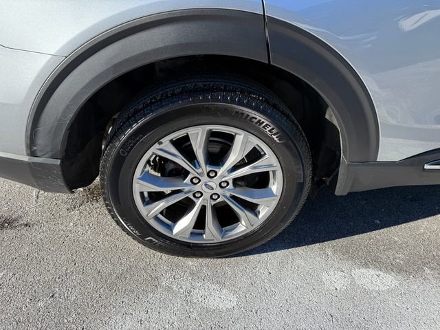 Certified 2022 Ford Explorer XLT w/ Equipment Group 202A image 31