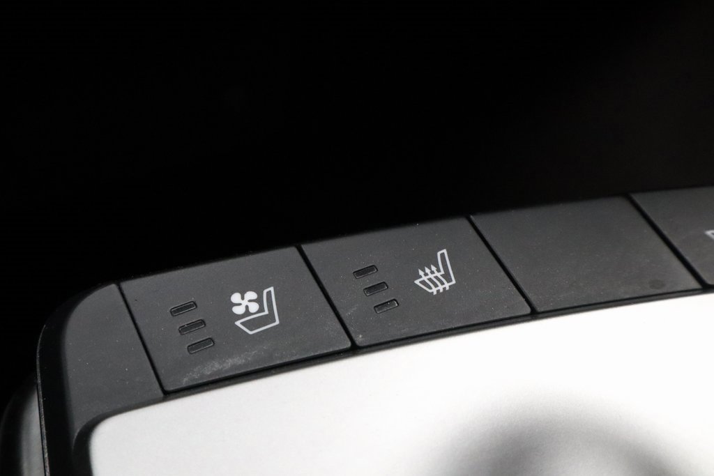 Used 2023 Kia EV6 Wind image 12