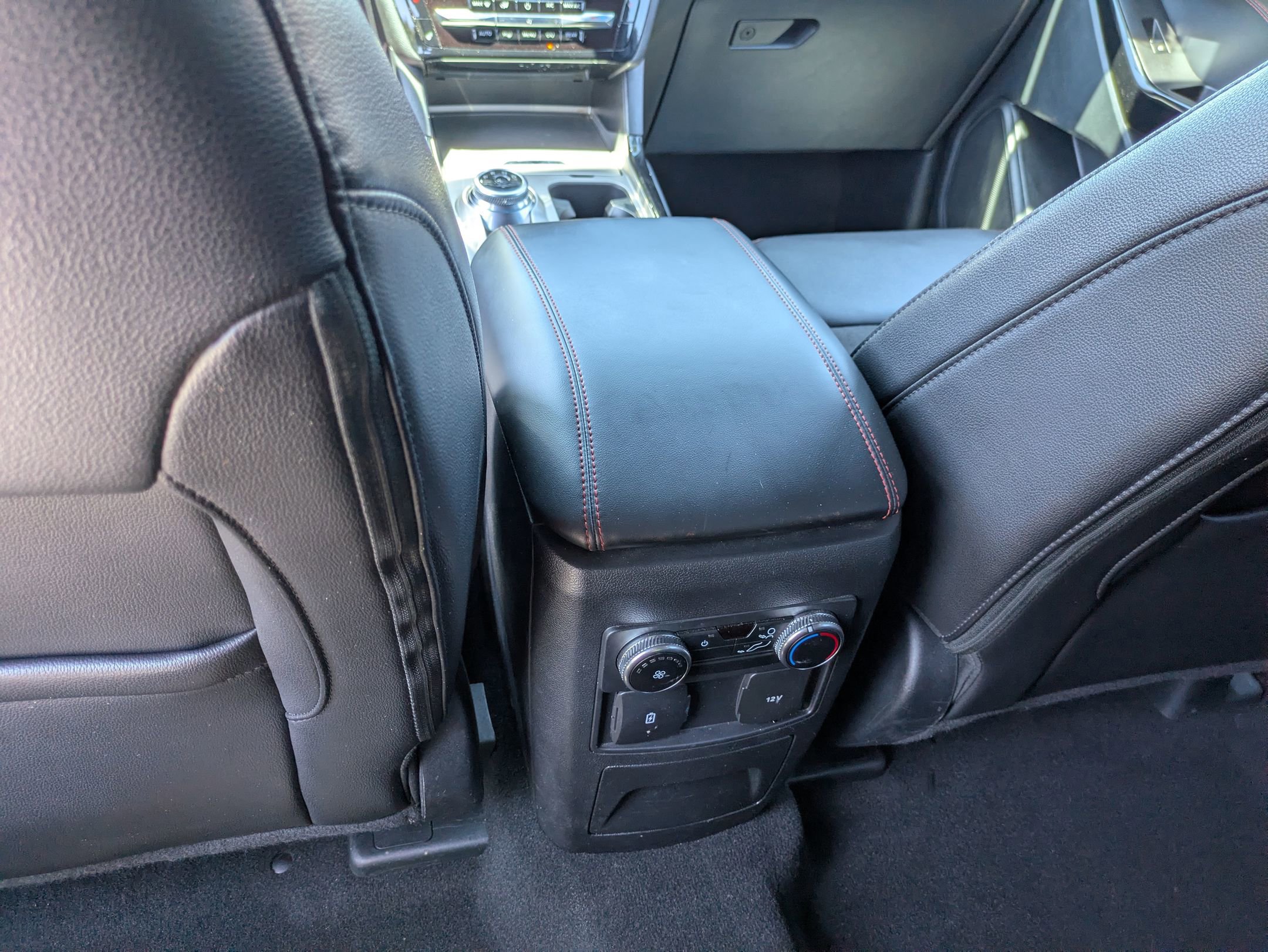 Certified 2024 Ford Explorer ST-Line w/ Class IV Trailer Tow Package RWD image 31