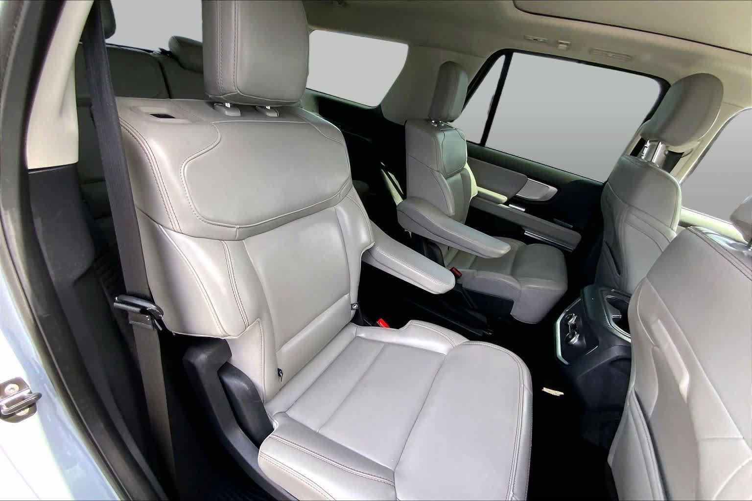 Certified 2025 Ford Expedition Active AWD/4WD image 19