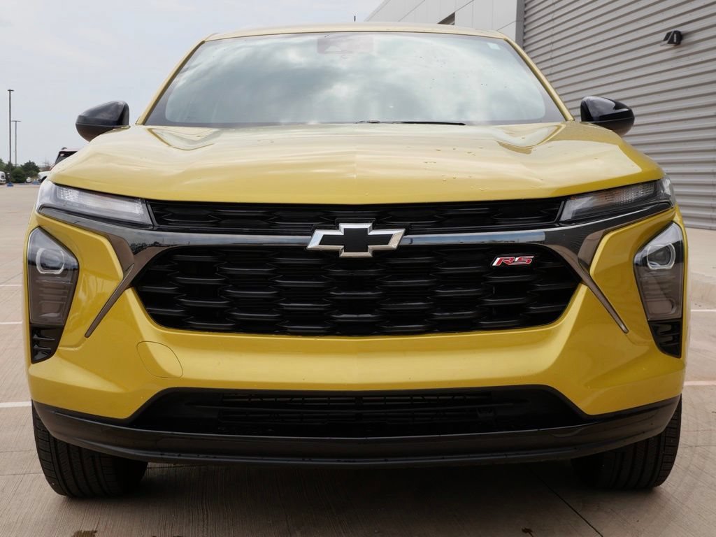 Used 2024 Chevrolet Trax RS w/ Driver Confidence Package FWD image 4