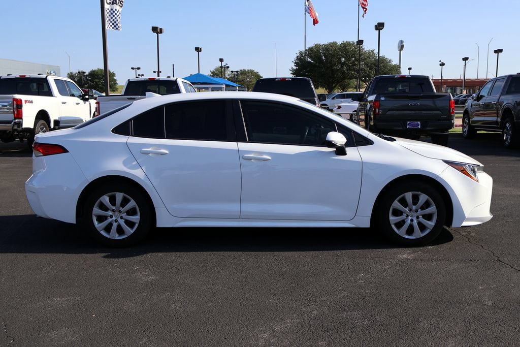 Used 2022 Toyota Corolla LE FWD image 11