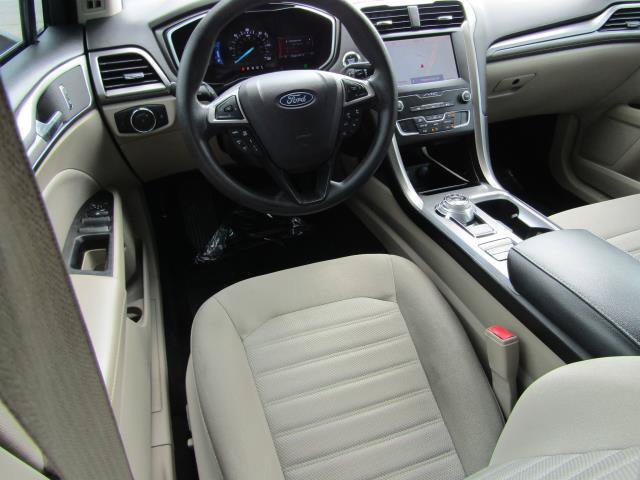 Certified 2019 Ford Fusion SE FWD image 2