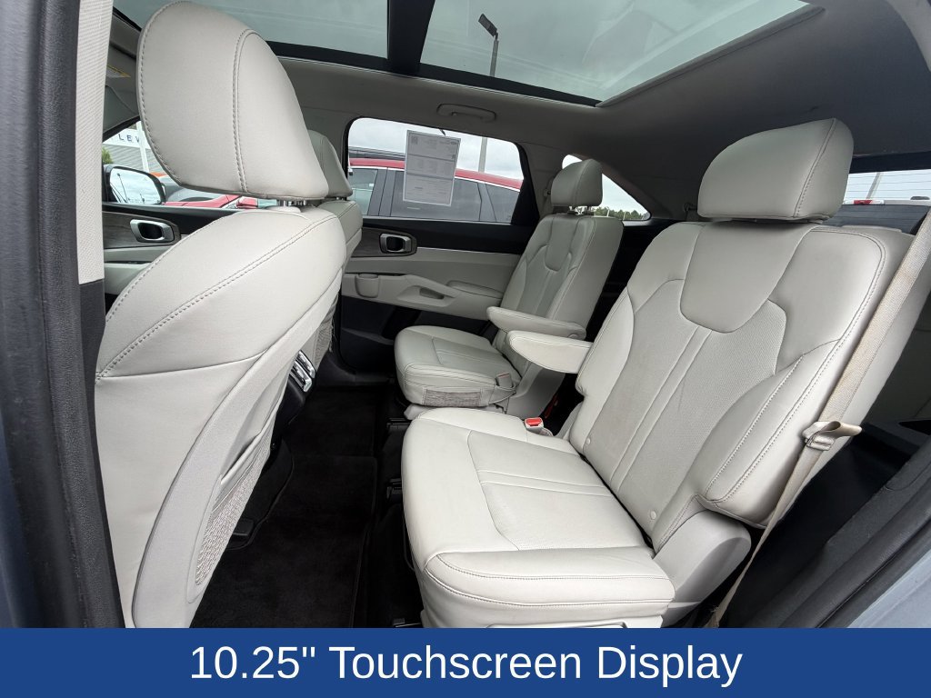 Used 2023 Kia Sorento EX w/ Panoramic Sunroof Package FWD image 12