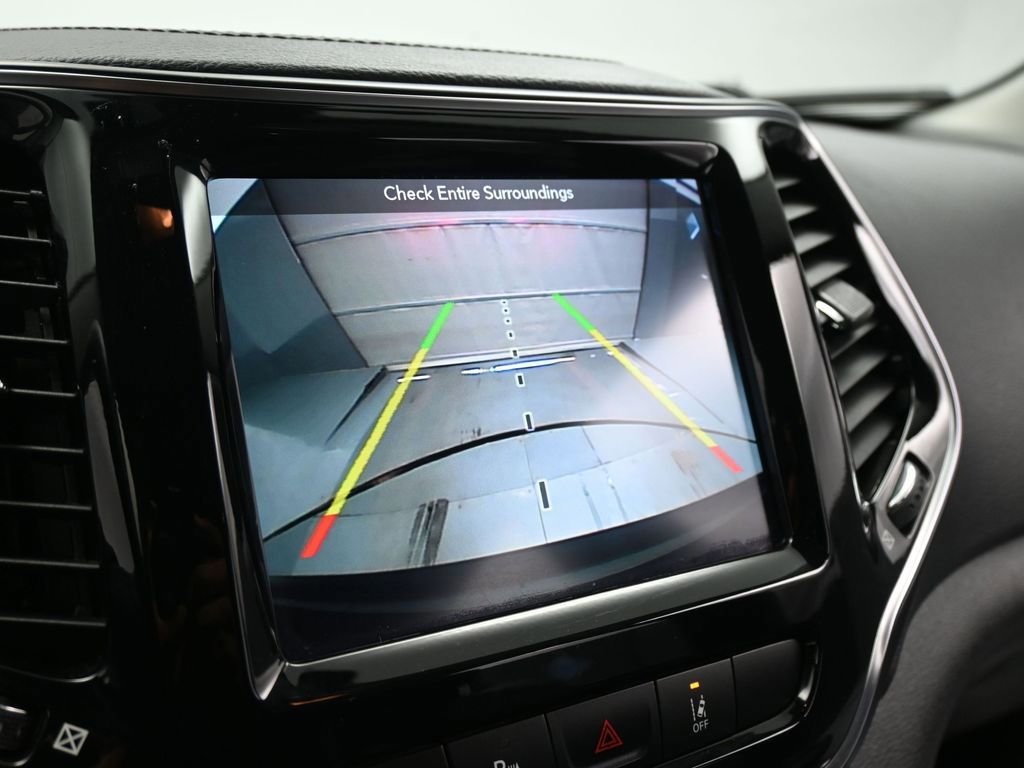 Used 2019 Jeep Cherokee Limited w/ Technology Group image 44