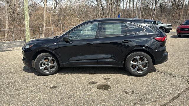 Certified 2024 Ford Escape ST-Line w/ Tech Pack #1 image 2