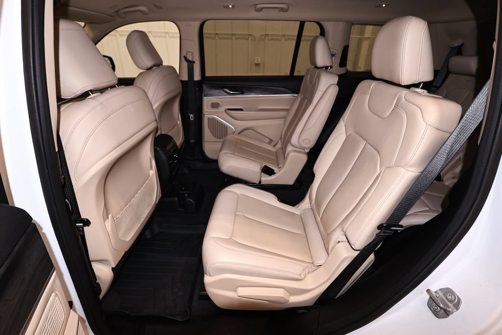 Used 2021 Jeep Grand Cherokee L Limited AWD/4WD image 17