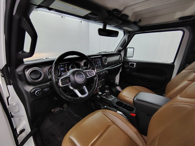 Used 2022 Jeep Wrangler Rubicon w/ Cold Weather Group AWD/4WD image 2