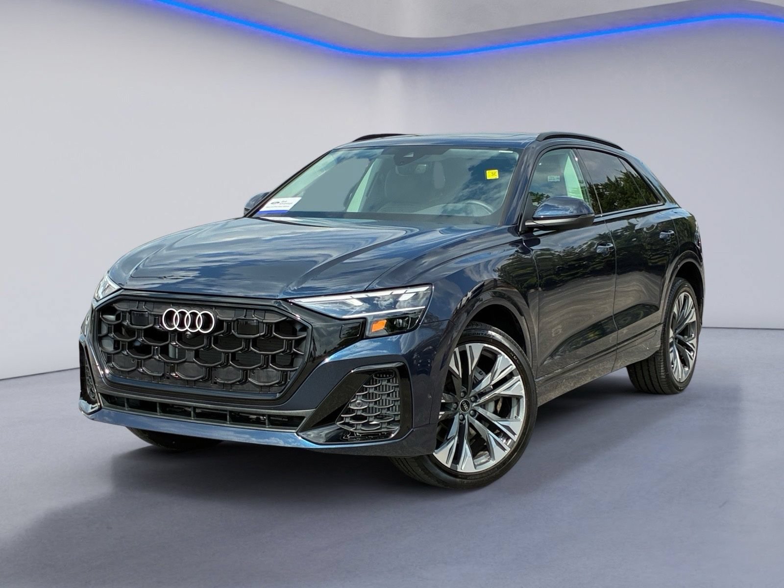 Used 2025 Audi Q8 Premium Plus AWD/4WD image 2