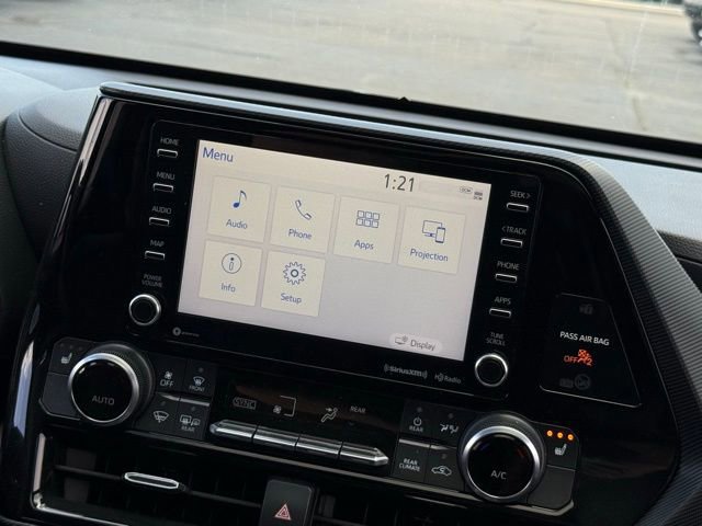 Used 2022 Toyota Highlander XSE image 39