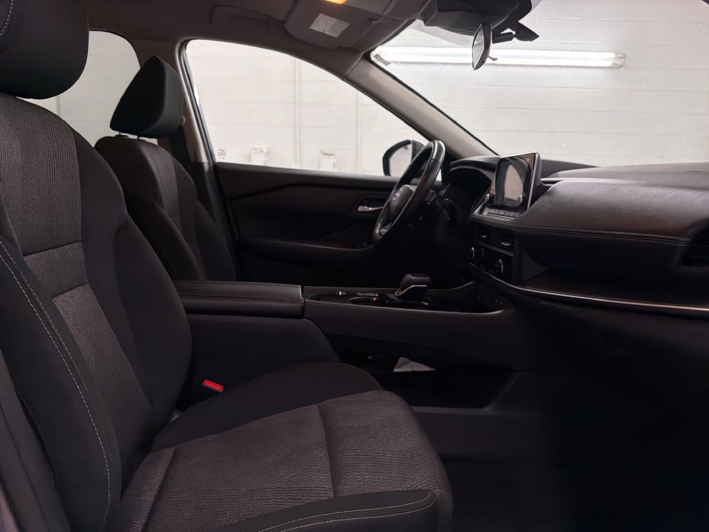 Used 2025 Nissan Rogue SV FWD image 28