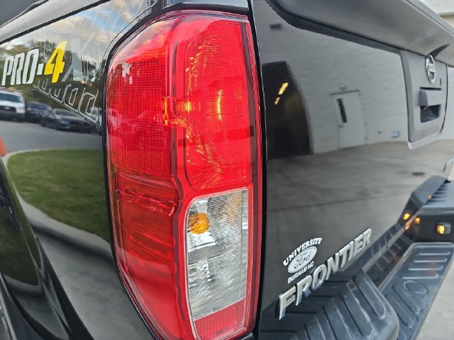 Used 2018 Nissan Frontier PRO-4X AWD/4WD image 30