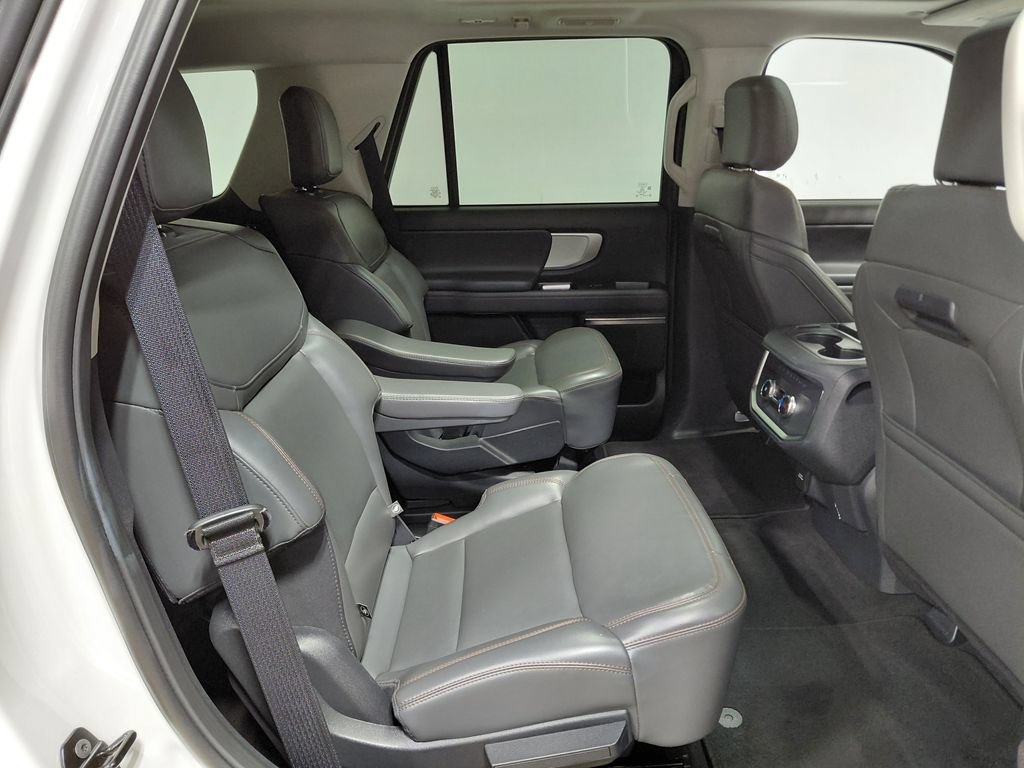 Certified 2025 Ford Expedition Active AWD/4WD image 45