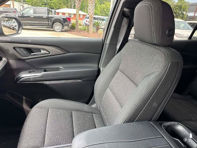 Used 2025 Chevrolet Traverse LT FWD image 15