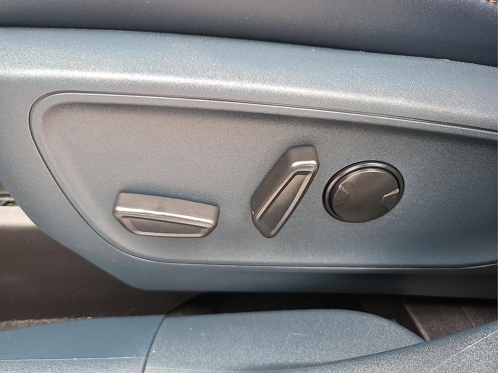 Certified 2022 Ford Maverick Lariat w/ Lariat Luxury Package image 15