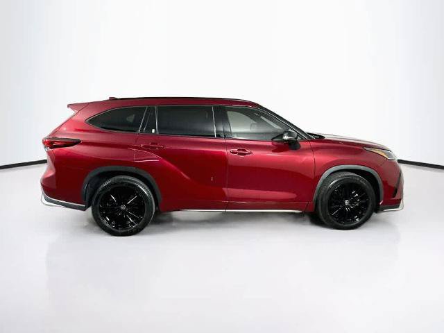 Used 2023 Toyota Highlander XSE FWD image 26