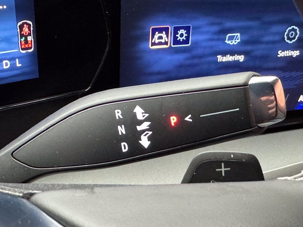 Used 2026 Chevrolet Traverse LT FWD image 24