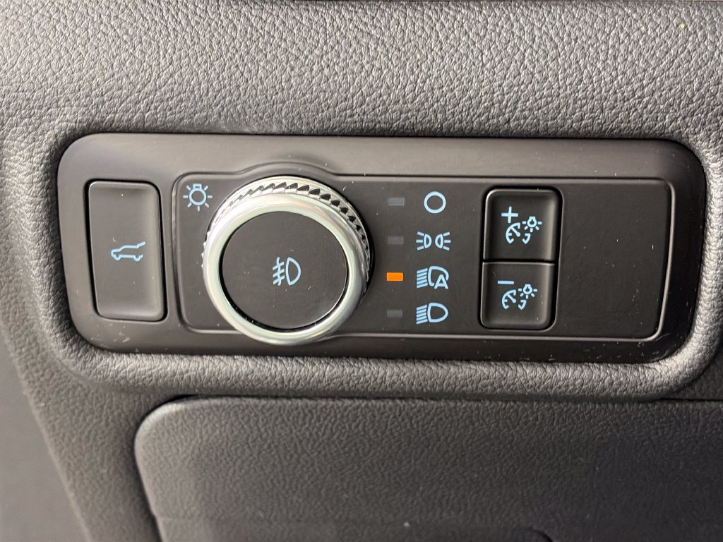 Certified 2023 Ford Explorer Limited w/ Limited Technology Package AWD/4WD image 24