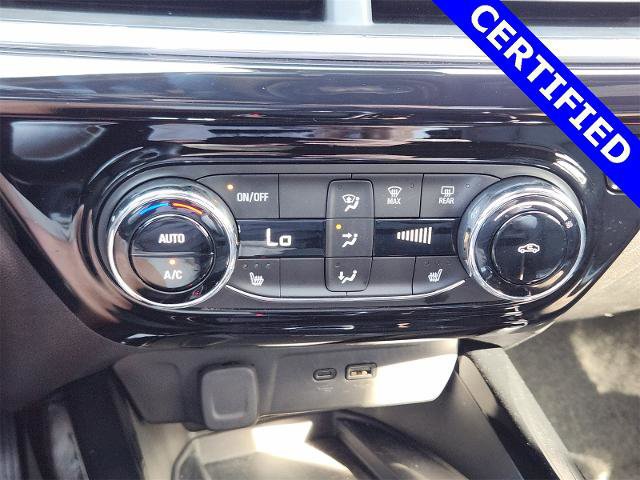 Used 2025 Chevrolet Trax RS w/ Sunroof Package image 17