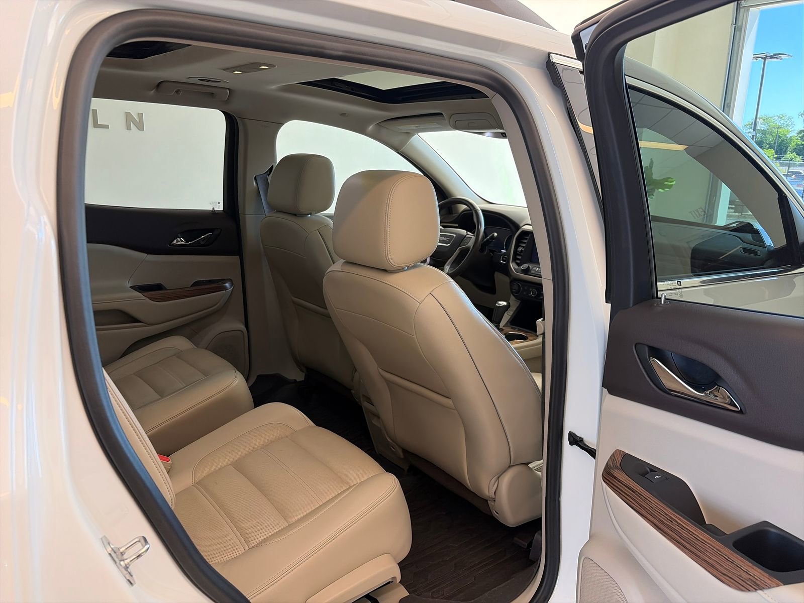 Used 2019 GMC Acadia Denali AWD/4WD image 8