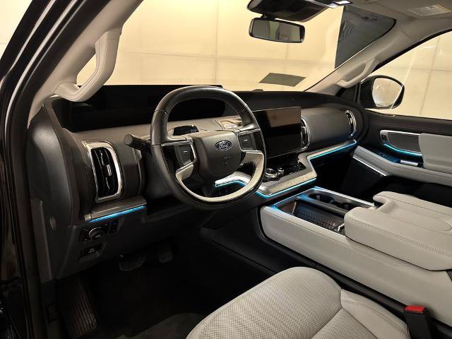 Certified 2025 Ford Expedition Platinum w/ Driver's Package AWD/4WD image 5