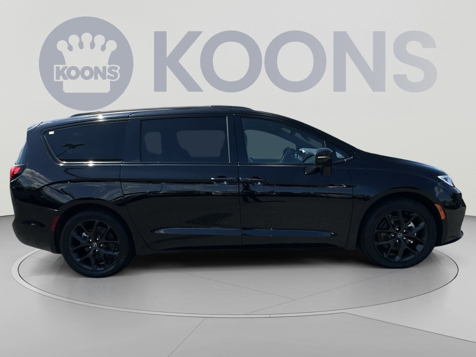 Used 2025 Chrysler Pacifica Limited FWD image 17