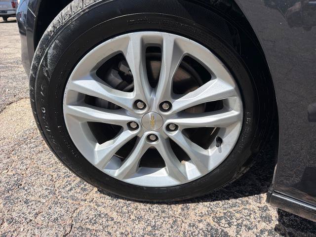 Used 2018 Chevrolet Malibu LT FWD image 9