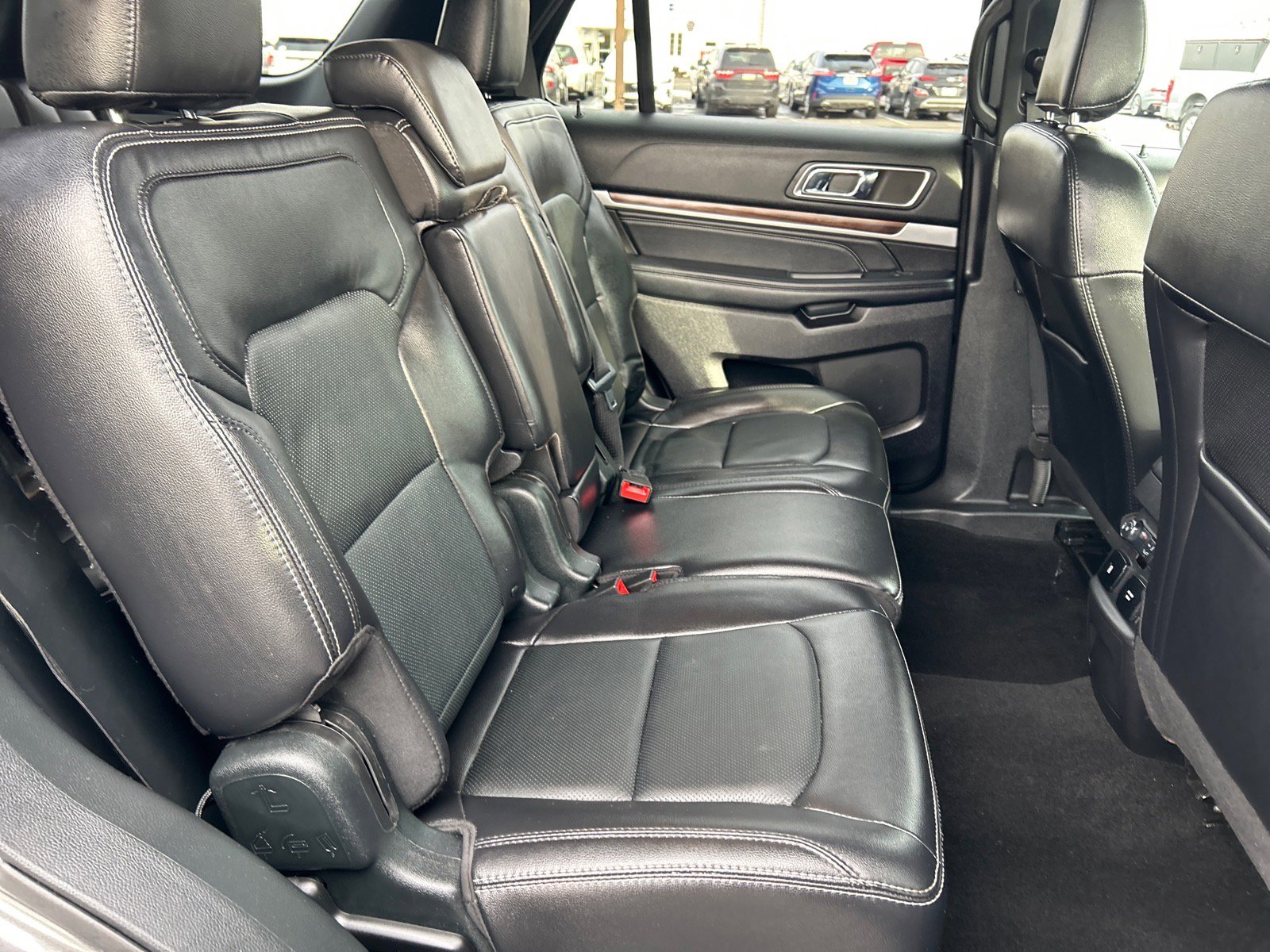 Certified 2019 Ford Explorer Limited w/ Class III Trailer Tow Package image 22