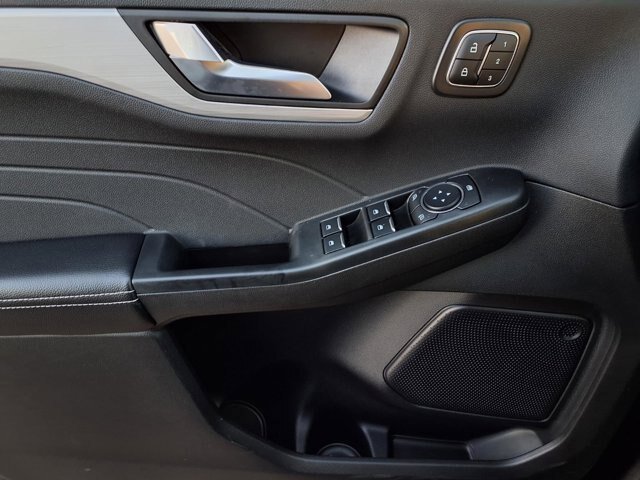 Certified 2024 Ford Escape Platinum AWD/4WD image 17