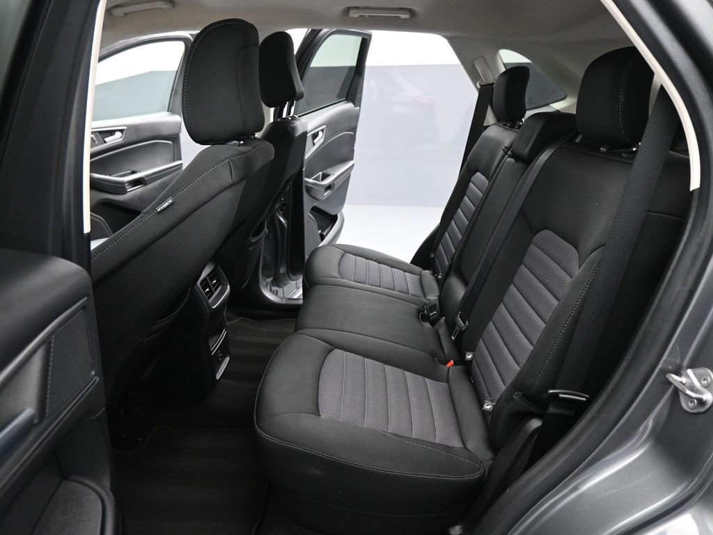 Certified 2022 Ford Edge SE w/ Black Appearance Package image 46