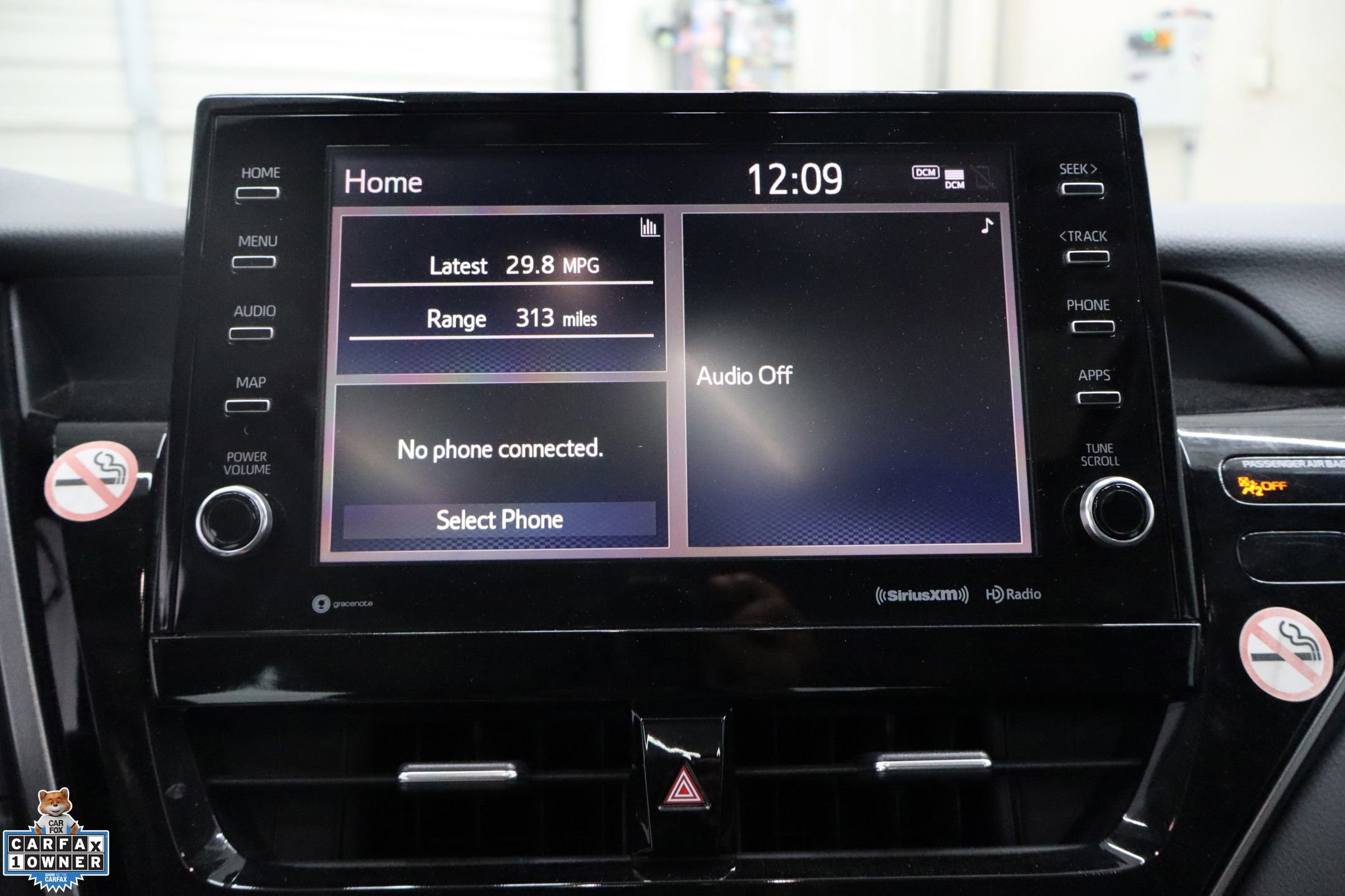 Used 2024 Toyota Camry SE w/ Cold Weather Package image 28