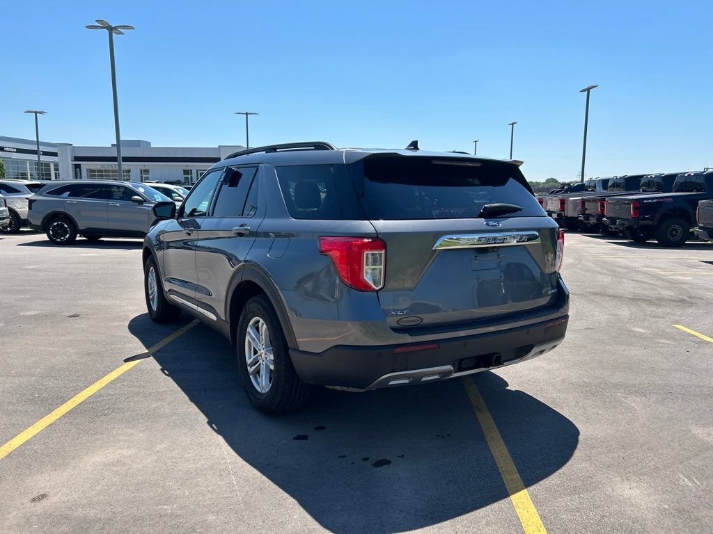 Certified 2021 Ford Explorer XLT w/ Equipment Group 202A AWD/4WD image 9